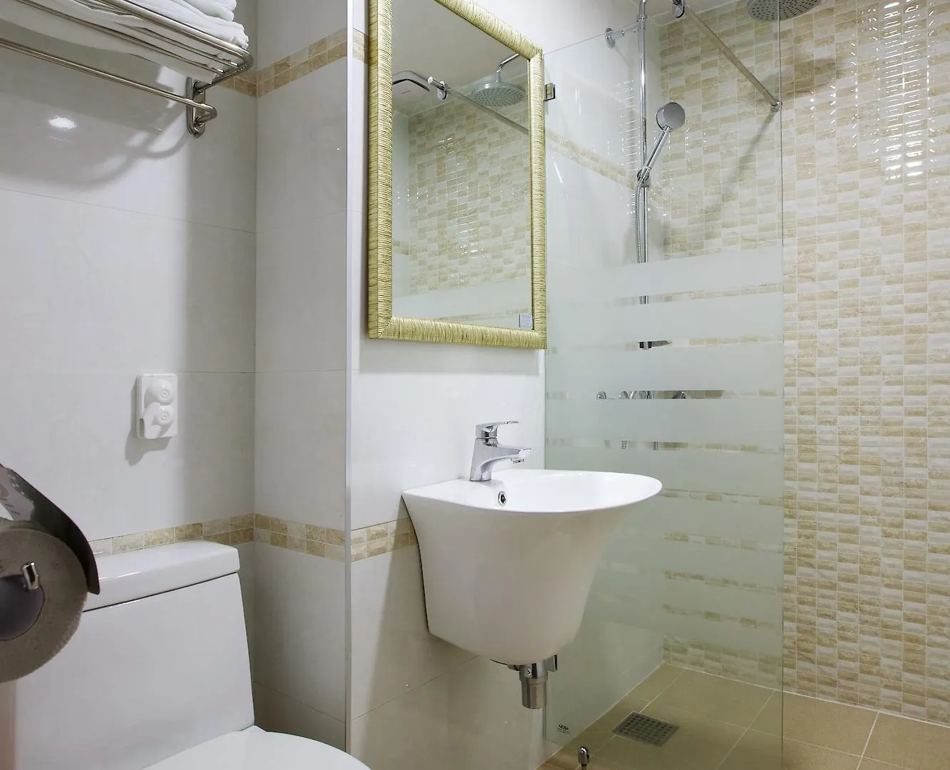 Ewha Hotel Jeju 2*,